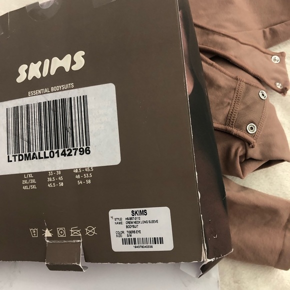 NWB ESSENTIAL CREW NECK LONG SLEEVE BODYSUIT - Picture 6 of 8